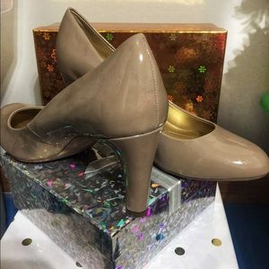 Bandolino Women's Pumps - Nude - Size 10